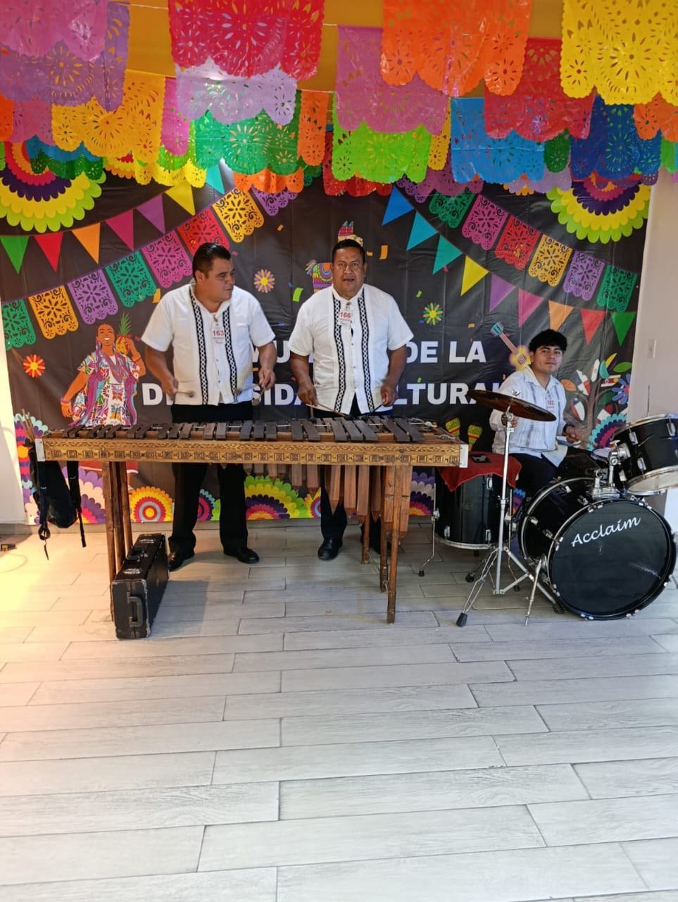 Marimba Maderas del Sur en evento cultural